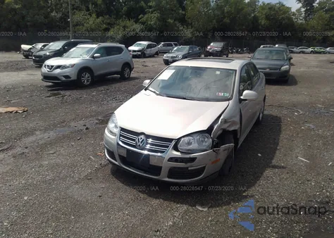 2010 Volkswagen Jetta Limited Edition from USA, damaged, VIN 3VWRZ7AJ9AM162430